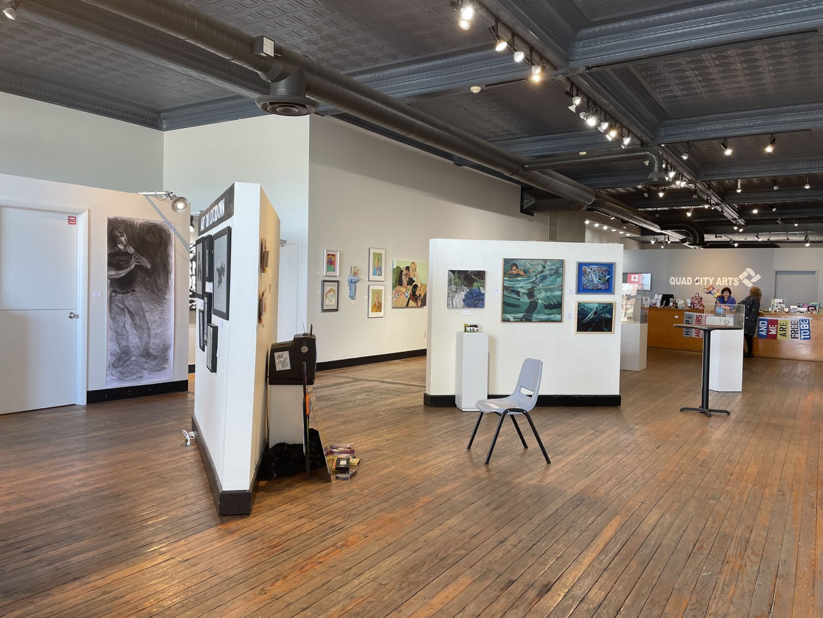 102521-qc-nws-artgallery-008.JPG